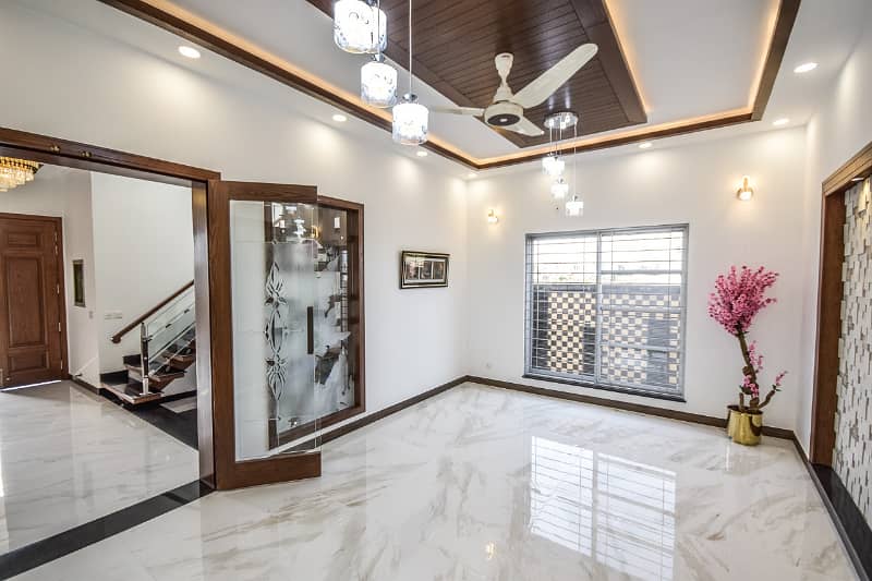 Dha Lahore 1 Kanal Brand New Mazhar Munir Design House With 100% Original Pics Available For Rent 21