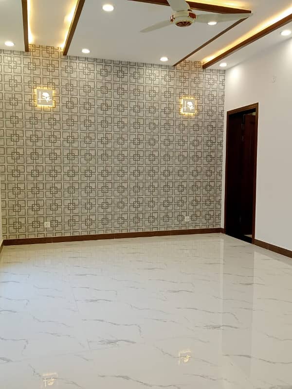 Dha Lahore 1 Kanal Brand New Mazhar Munir Design House With 100% Original Pics Available For Rent 28