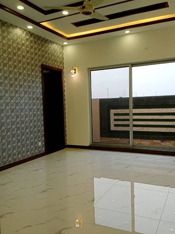 Dha Lahore 1 Kanal Brand New Mazhar Munir Design House With 100% Original Pics Available For Rent 29