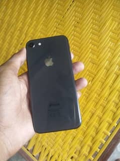 iphone 8 official PTA approved (urgent sale)