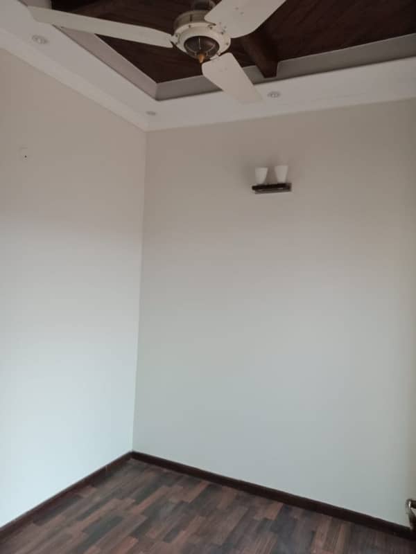 D H A Lahore 1 kanal Owner Build Design House with 100% Original pics available for Rent 22