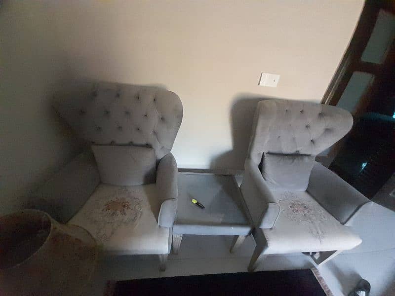 room chairs with table 3