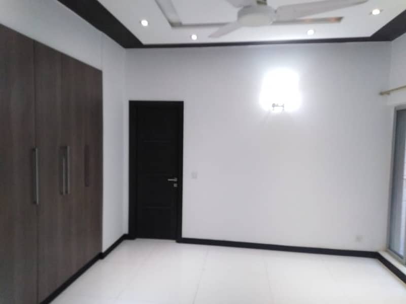 D H A Lahore 1 Kanal Mazher Munir Design House With 100% Original Pics Available For Rent 17