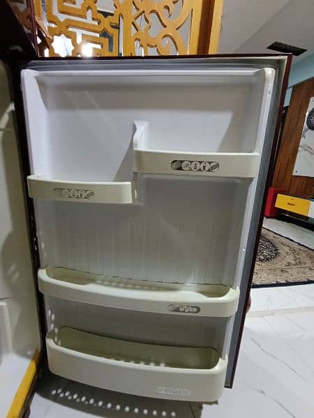 Orient Refrigerator Invogue full size 1