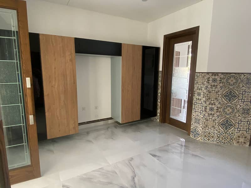 D H A Lahore 1 Kanal Brand New Mazher Munir Design House With 100% Original Pics Available For Rent 6