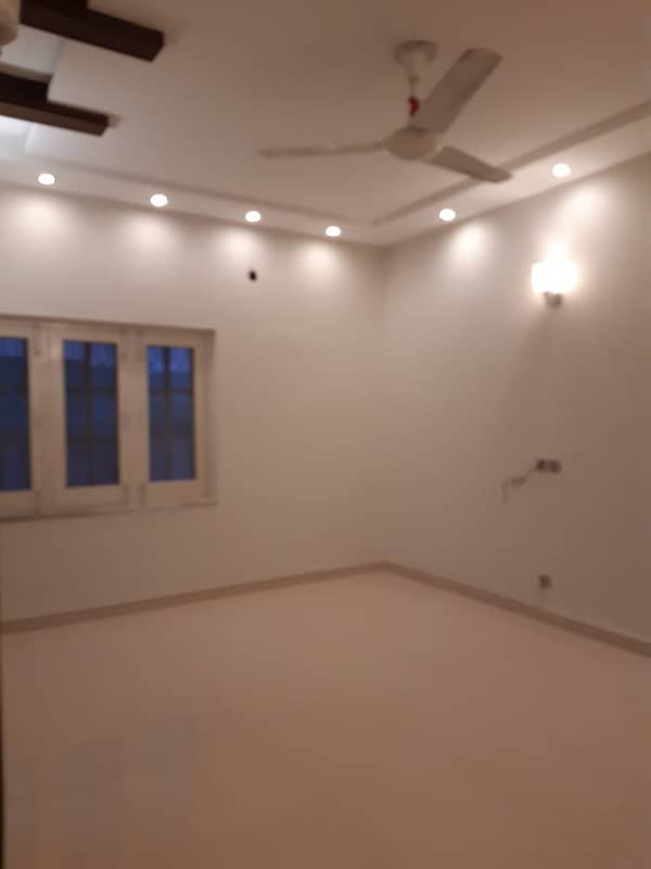 D H A Lahore 1 Kanal Owner Build Design House With 100% Original Pics Available For Rent 6