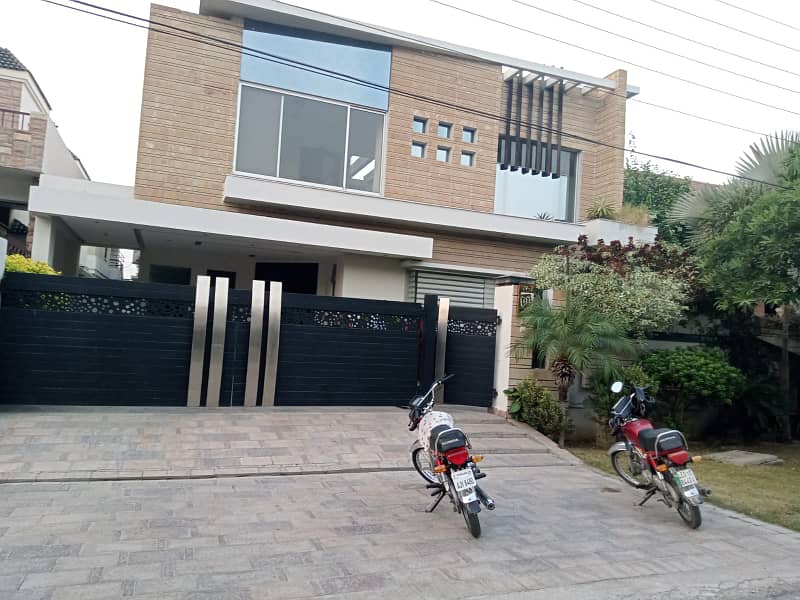 D H A Lahore 1 Kanal Mazher Munir Design House With 100% Original Pics Available For Rent 0