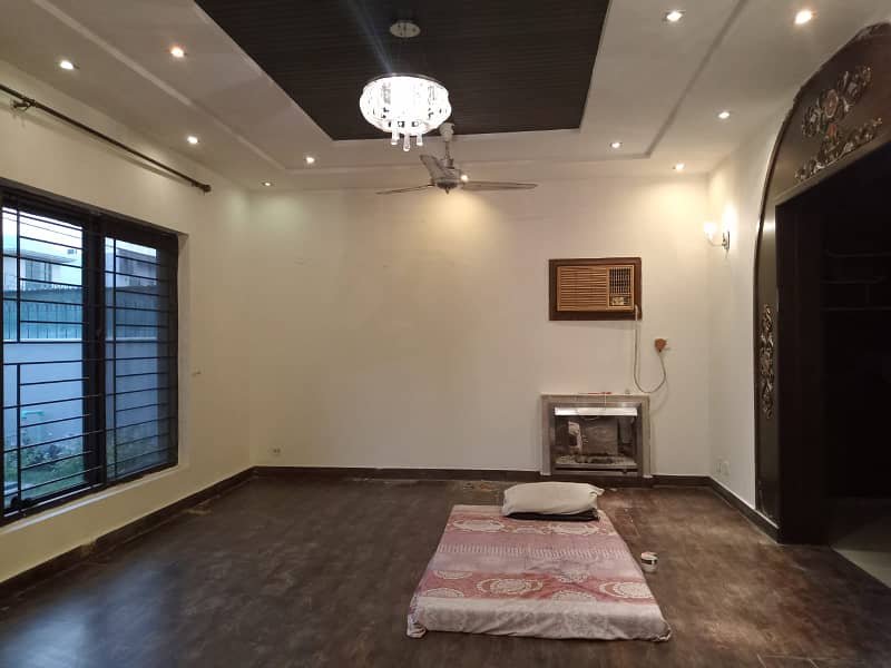 D H A Lahore 1 Kanal Mazher Munir Design House With 100% Original Pics Available For Rent 1