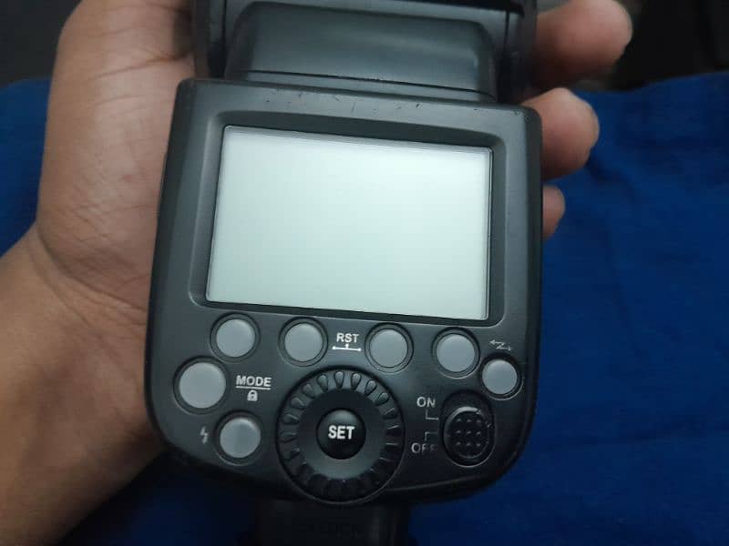 Godox tt685 Flash Gun Is Available for Sale 1