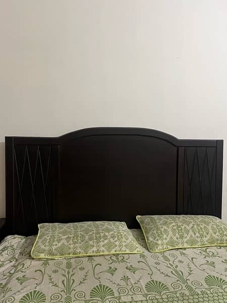Wood palai bed with 2 side tables 1