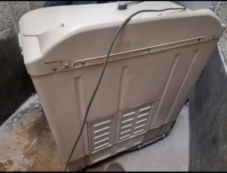 Haier Semi Automatic Washing machine 2