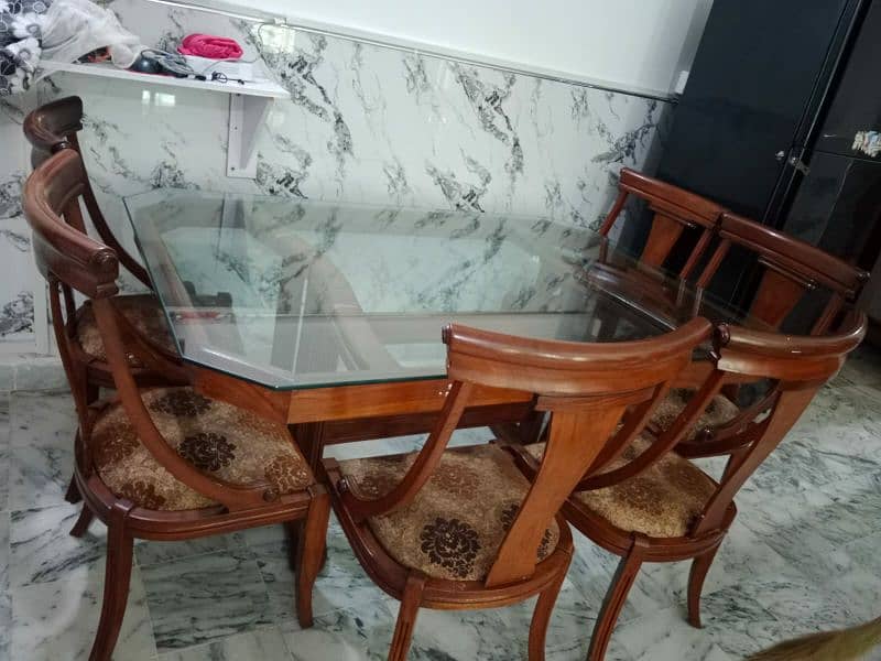 Wooden dining table/dining for sale/6 seater /six seater 4
