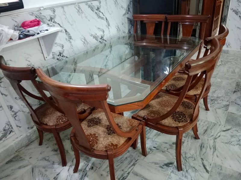 Wooden dining table/dining for sale/6 seater /six seater 6