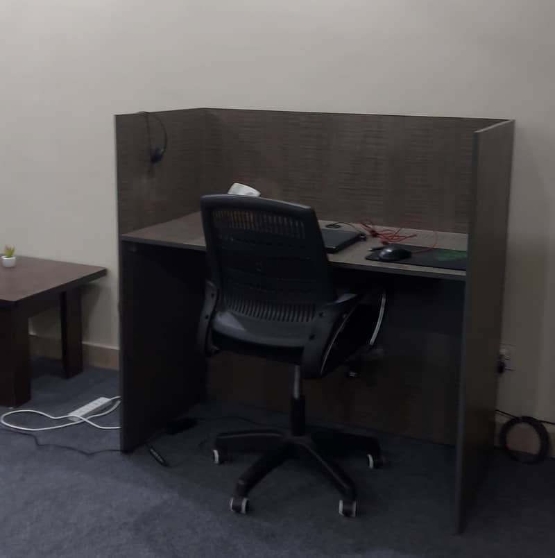 1 Office table and 2 workstations for sale 1