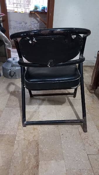 1 CHAIR SALE FOR ALL HOME AND OFICE REALIABLE GOOD CONDITION WORK 1000 0