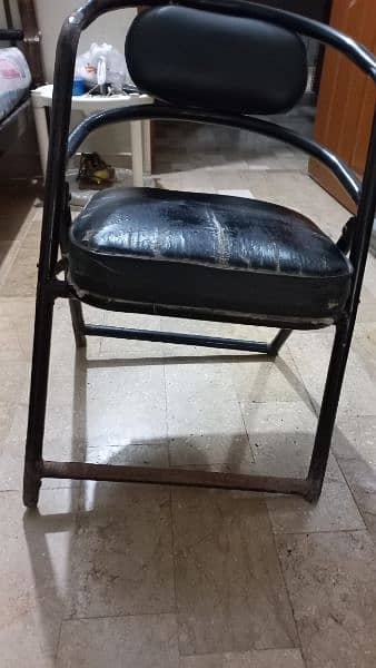 1 CHAIR SALE FOR ALL HOME AND OFICE REALIABLE GOOD CONDITION WORK 1000 1
