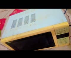 Electric Microwave Oven for sale. .