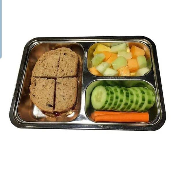 5 and 3 compartment serving platter and container box with lid 3