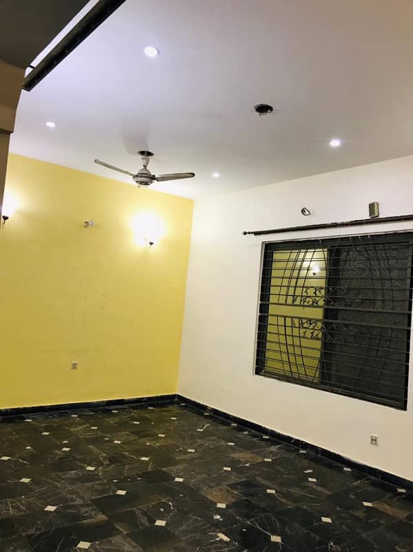 10 Marla Lower Portion For Rent in Nasheman Iqbal Phase 2 1