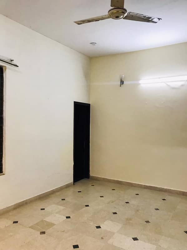 10 Marla Lower Portion For Rent in Nasheman Iqbal Phase 2 4