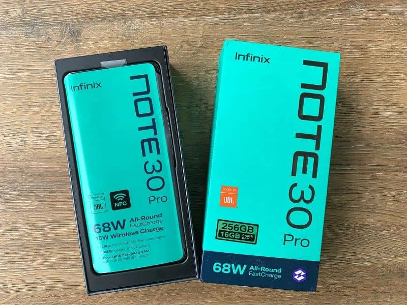 infinxe note 30 pro 10/10 condition charger 68w wireless charger full 2
