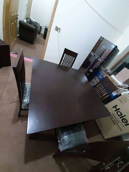 Dinning Table with Four Chairs 0