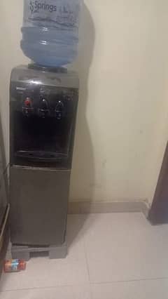 Water dispenser at low price.