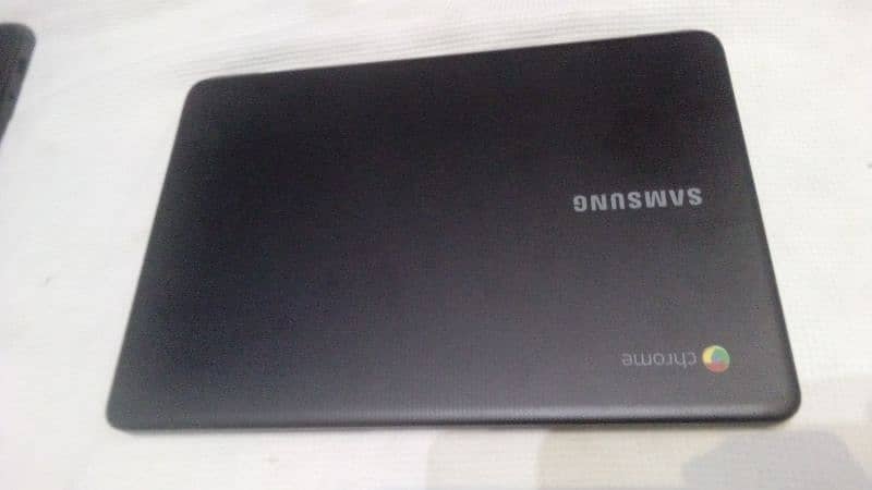SAMSUNG CHROMEBOOK PLAYSTORE 4 TO 5 HOURS BATTERY BACKUP 6