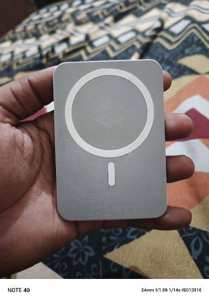 INFINIX NOTE 40 WIRELESS CHARGER 1