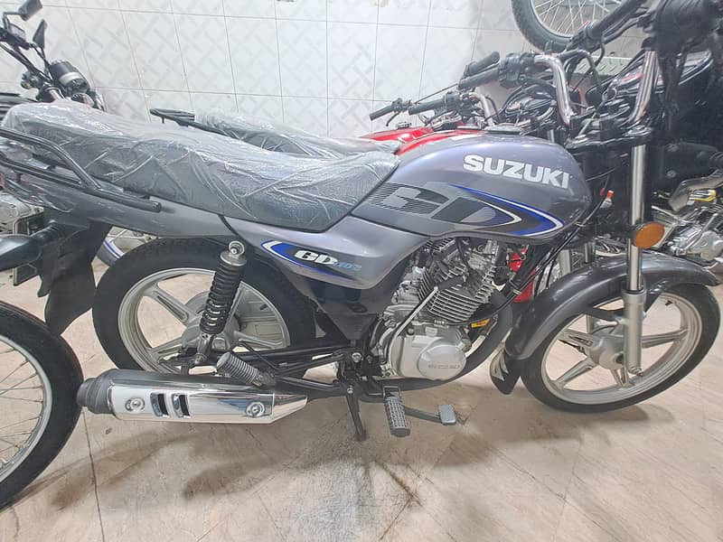 Suzuki GD 110cc Silver (2022) 1
