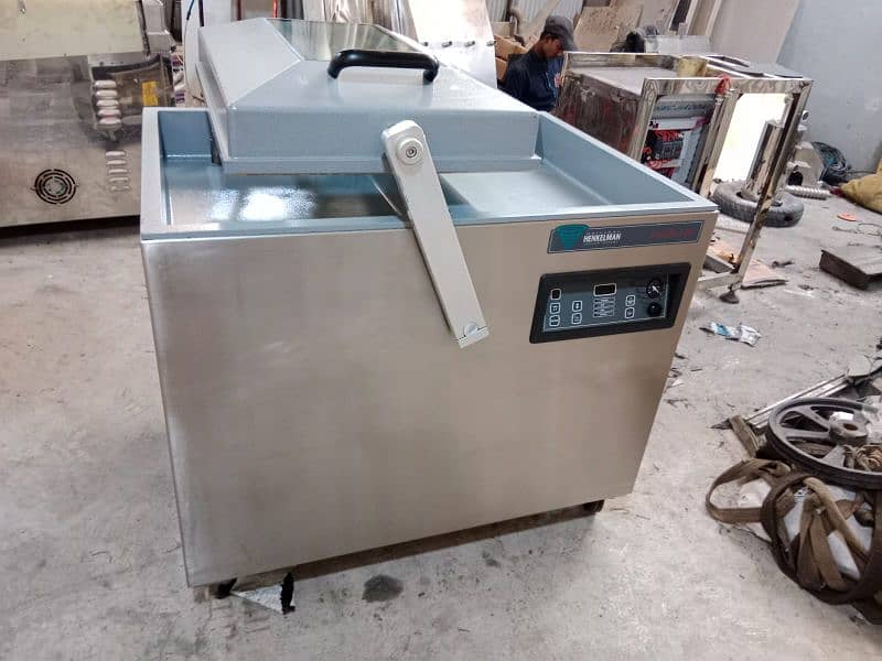 Vacuum packing machine 13