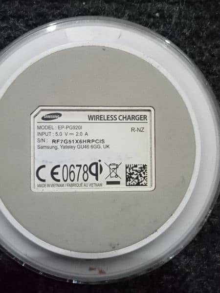 Samsung Wireless Charger EP-PG9201 0