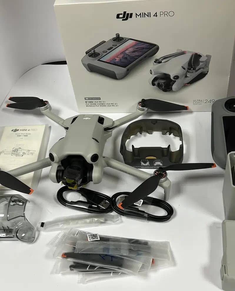 DJI MINI 4 PRO with fly more combo 1