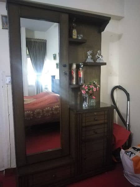 bed with 2 side drawers n dressing table without mattress 5