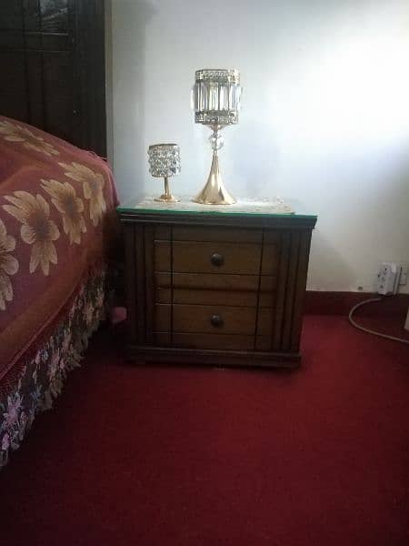 bed with 2 side drawers n dressing table without mattress 6