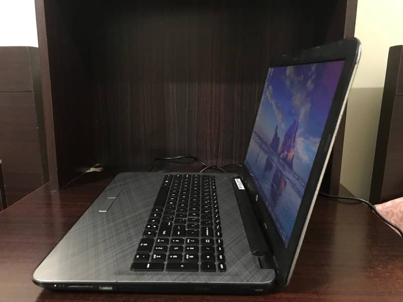 HP Notebook - Intel CORE i3, 5th Generation, 2 GHz & 2 Cores 8