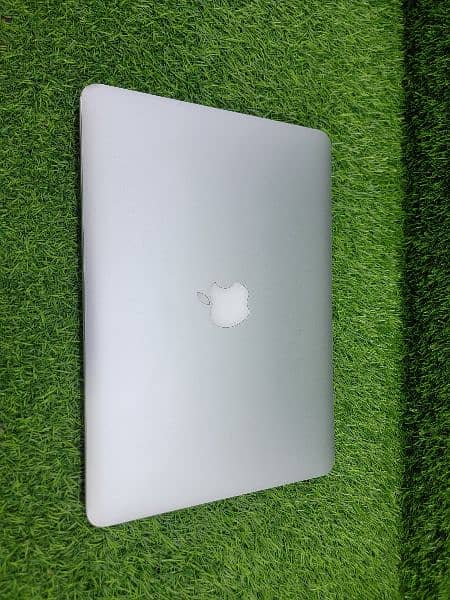 Apple MacBook i5 3