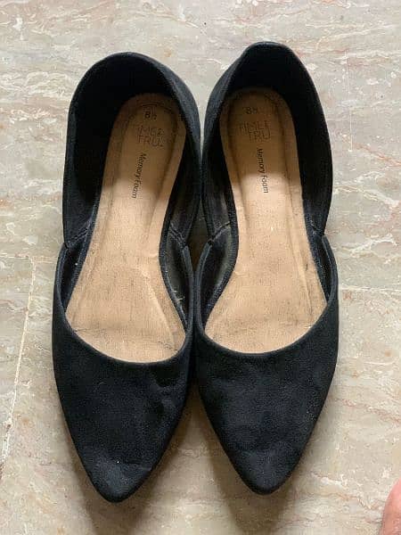 Black pumps original Branded leather stuff in excellent condition 12