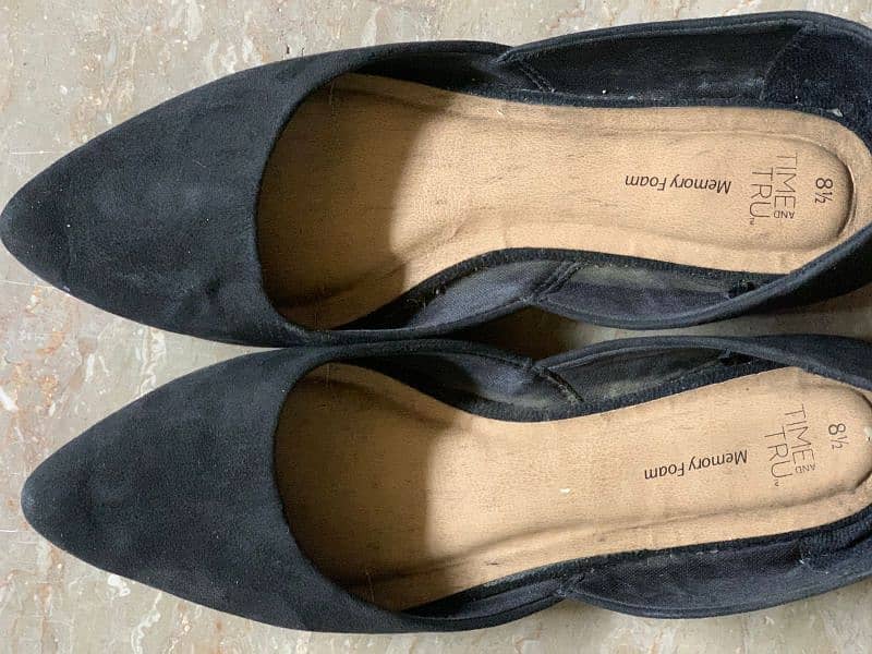 Black pumps original Branded leather stuff in excellent condition 15