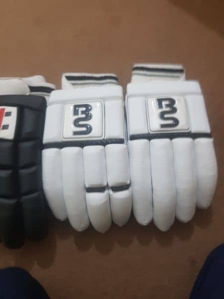 cricket btting gloves 2