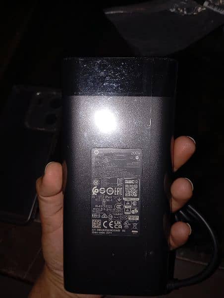 Hp victus 200w new charger 2