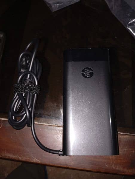 Hp victus 200w new charger 3
