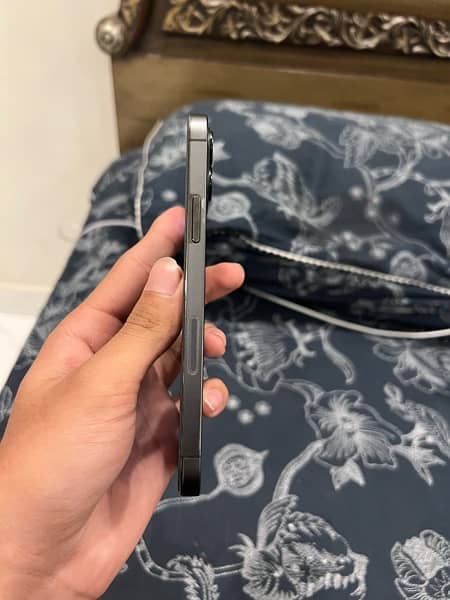 Iphone 12 pro 128 gb URGENT SALE 1