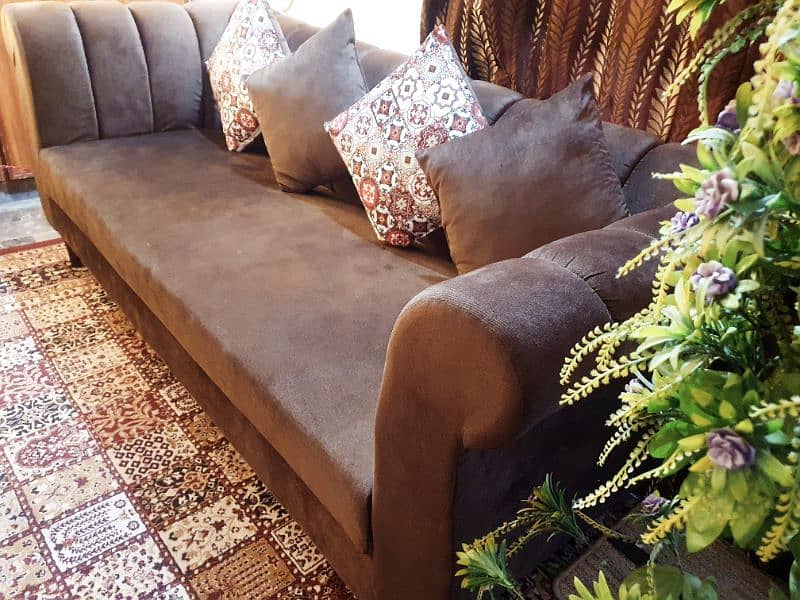 Sofa Set | 5 seater | Solid | Chester Style | Condition 10/10 2