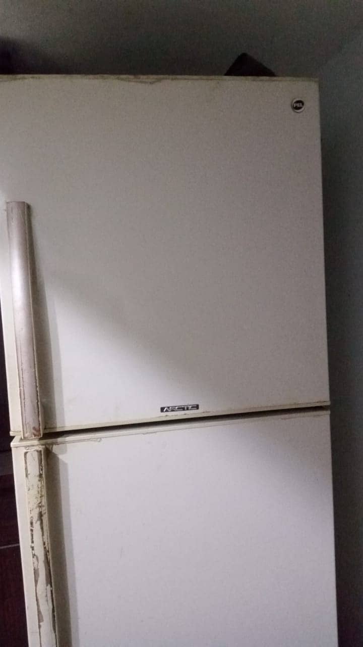 Dawlance refrigerator (arctic) 0