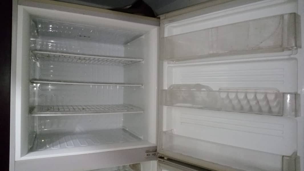 Dawlance refrigerator (arctic) 1