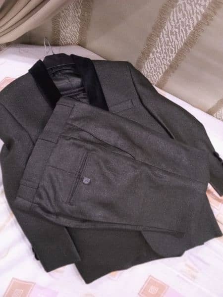 2 piece suit (coat and Pant) 0