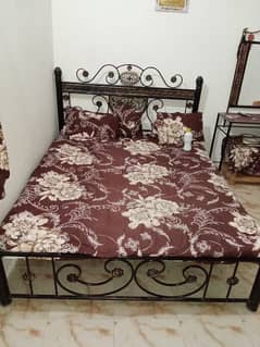 Bed set with dressing 0