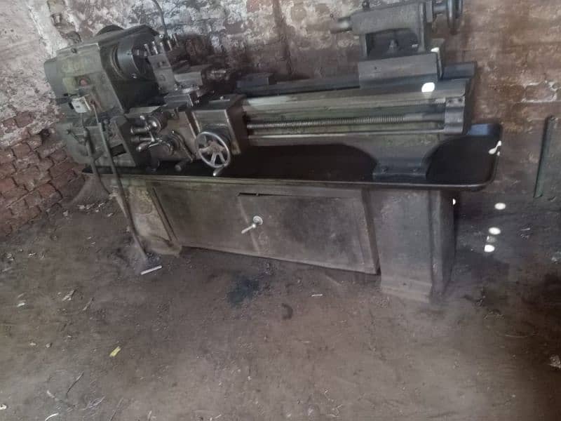 urgent sale lathe machine condition aap ky samney 1