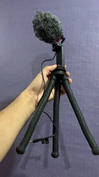 Boya MMI Professional Vlogging Mic with Stand 0